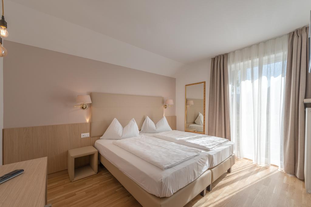 Tirolerin Garni Hotel Термено Екстериор снимка