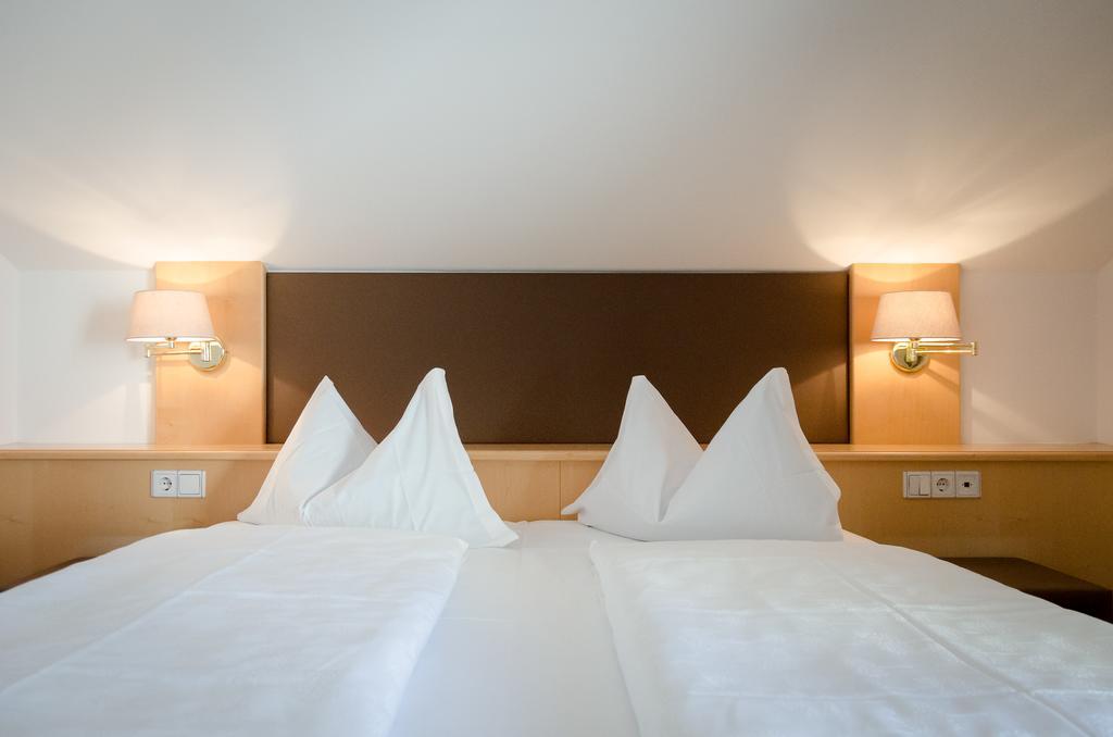 Tirolerin Garni Hotel Термено Екстериор снимка